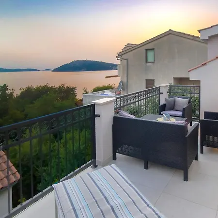 Holiday home Luka